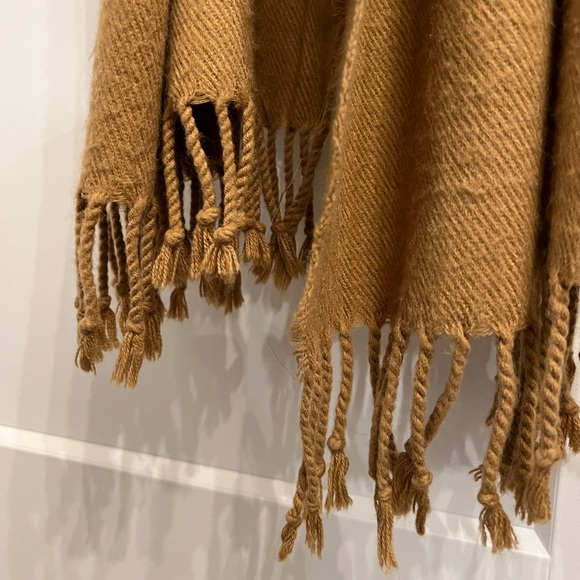 H&M Woven Scarf (Tan) - Picture 5 of 5